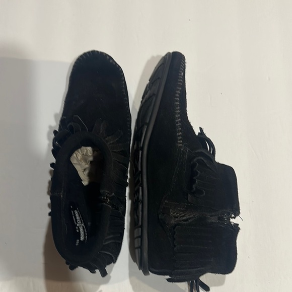 Minnetonka Black Suede Moccasin Boots w side zipper and silver embellishment - Picture 1 of 12